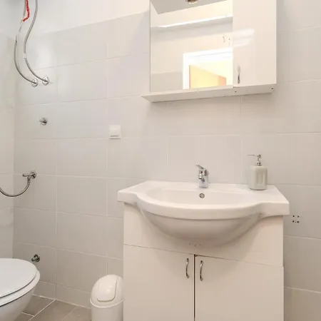 Awesome In With House Sea View